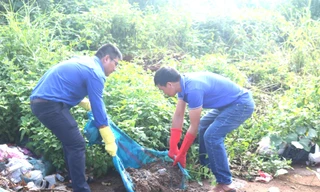 Đoàn thanh niên biến tụ điểm rác thành tuyến đường cây xanh 