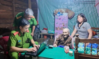 Công an Đắk Nông đến tận nhà thu mẫu ADN thân nhân liệt sĩ chưa xác định danh tính 