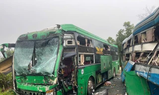 Hai xe khách giường nằm va chạm trên quốc lộ 14, nhiều người bị thương