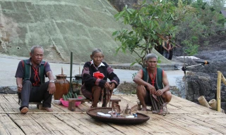 Lễ cúng bến nước của người M'nông Gar