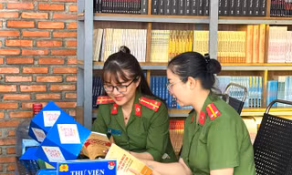 Tuổi trẻ Đắk Lắk xếp sách nghệ thuật, hưởng ứng Cuộc vận động 'Tự hào một dải non sông'