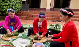 Nghệ nhân thủ phủ cà phê gói bánh chưng, giã bánh giầy dâng cúng các vua Hùng