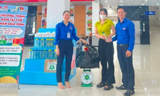 Thu gom tái chế nhận quà xinh