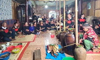 Lễ cúng sức khỏe của người Ê Đê