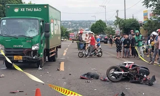 Va chạm với xe giao hàng, vợ chồng cụ ông hơn 80 tuổi tử vong