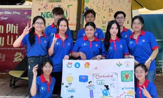 Sôi nổi những gian hàng tình nguyện của thanh niên