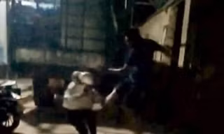 Xôn xao clip đánh con dâu trên mạng xã hội: Người bố chồng nói gì?