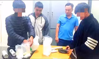 Nhóm học sinh lên mạng mua hóa chất về tự sản xuất pháo để 'chơi' Tết