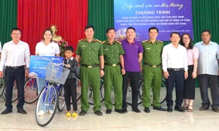 Chắp cánh ước mơ đến trường cho học sinh vùng xa tỉnh Đắk Lắk