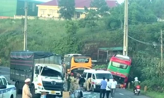 Xe khách và xe tải tông nhau trên quốc lộ 14, nhiều người bị thương