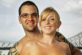 Lễ cưới khỏa thân 'toàn tập'