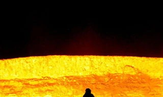 Khung cảnh khó tin ở 'cánh cửa địa ngục'