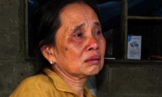 Rưng rức mảnh đời đeo 58 mảnh đạn