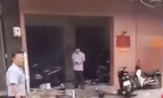 Công an TPHCM giám định chất gây nổ nghi bị ném vào trụ sở CA phường