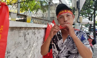 Việt Nam vs Philippines: Người Sài Gòn háo hức chờ tin chiến thắng