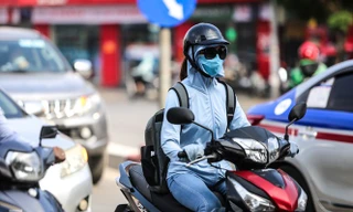 Dự báo nắng nóng kéo dài 2-3 ngày nữa trên cả nước. Ảnh: Duy Phạm.