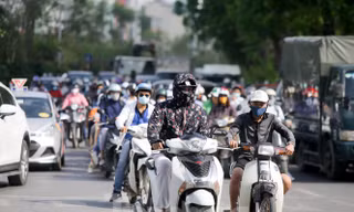 Đợt nắng nóng đang diễn ra có thể là kỷ lục 27 năm ở Bắc Bộ. Ảnh: Nguyễn Trọng Tài.