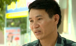 Ông Nguyễn Công Tỵ người lái xe cũng là chồng của chủ cơ sở Đồ Rê Mí