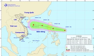 Xuất hiện áp thấp nhiệt đới gần Biển Đông, có thể hướng về miền Trung