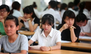 Nhiều giáo viên hướng dẫn học sinh viết đoạn văn 200 từ thành bài văn nghị luận.