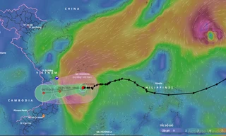 Bão số 10 đang áp sát bờ biển Phú Yên - Quảng Ngãi.