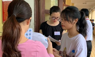 Tổ chức, thực hiện các công đoạn trong quy trình thi THPT quốc gia là công việc căng thẳng. 