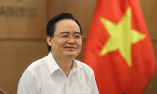 Bộ trưởng Phùng Xuân Nhạ