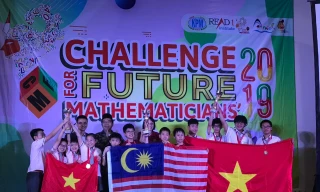 Đoàn học sinh Việt Nam tham dự cuộc thi