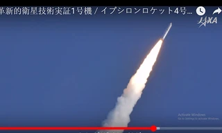 Tên lửa đẩy Epsilon đưa Micro Dragon lên vũ trụ. 