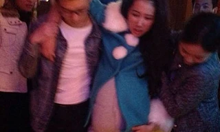 Lên cơn đau đẻ khi đang hát karaoke