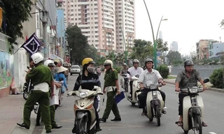 Quá nhiều lực lượng xử phạt vi phạm giao thông