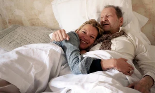 Chuyện tình gây sốt đằng sau bức vẽ siêu mẫu Kate Moss khỏa thân