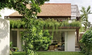 Chiêm ngưỡng nhà mái ngói bên ngoài hoang sơ, bên trong tiện nghi bất ngờ 