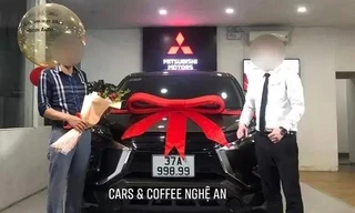 Phát sốt loạt ô tô trúng biển VIP gây náo thị trường 