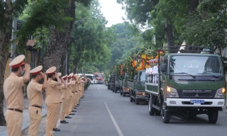 Đồng đội, người dân tiễn biệt 3 liệt sĩ cảnh sát PCCC về với đất mẹ