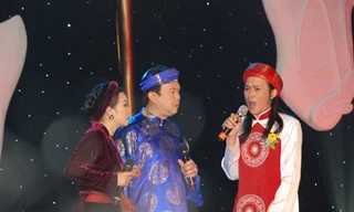 Danh hài Hoài Linh 'hái' hai giải Mai vàng 2011