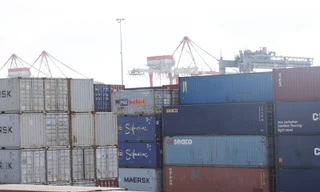 Hé lộ đơn vị nhập 118 container xe BMW nằm cảng Vũng Tàu