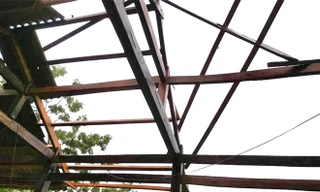 Lốc xoáy tàn phá hàng chục ngôi nhà ở Yên Bái