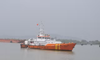 Tàu chìm trên biển Vũng Tàu, 8 ngư dân rơi xuống biển