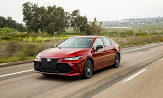 Sếp Toyota thừa nhận công ty bảo thủ