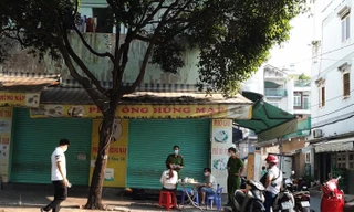 Hãi hùng người đàn ông rơi lầu tử vong tại nhà trọ ở TPHCM 