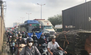Kẹt xe kinh hoàng ở cửa ngõ TPHCM ngày cuối năm