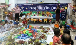 Vui trung thu với bệnh nhi tại Viện Huyết học và truyền máu TƯ