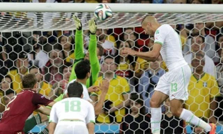 Bàn thắng lịch sử của Slimini.