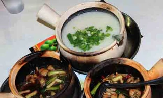 Cháo ếch nổi tiếng ở Geylang, Singapore