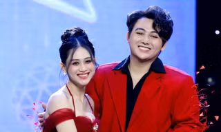 Kể lại hào khí lịch sử bằng âm nhạc, hai giọng ca trẻ Jee Trần và Duy Zuno giành ngôi quán quân 'Tỏa sáng sao đôi 2025'