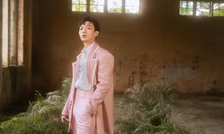 Chủ nhân hit 'Nàng thơ' Hoàng Dũng: 'Trước đây, tôi khá khờ trong tình yêu, bây giờ đã thực tế hơn'