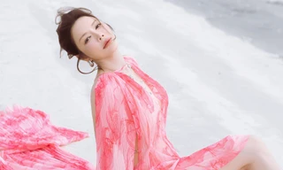 Xuất hiện tựa 'nàng thơ' dịu dàng tại Hạ Long, Lý Nhã Kỳ 'tiết lộ' tín hiệu tích cực về một đám cưới không xa