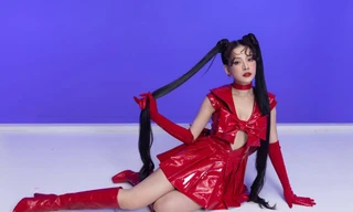 Mặc kệ tranh cãi gợi cảm quá mức, Chi Pu gây 'choáng' Vnet khi ngày càng khoe triệt để đường cong