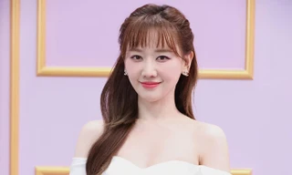 Sang Hàn Quốc hoạt động chưa bao lâu, Hari Won nhận ngay giải thưởng đặc biệt này khiến V-net hết lời khen ngợi